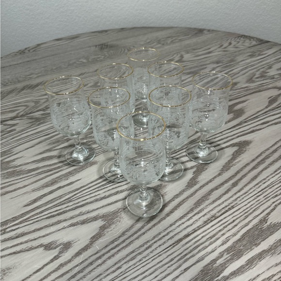Vintage Christmas Libbey Arby’s 1970s Stem Glasses- Set of 8 - Picture 3 of 5